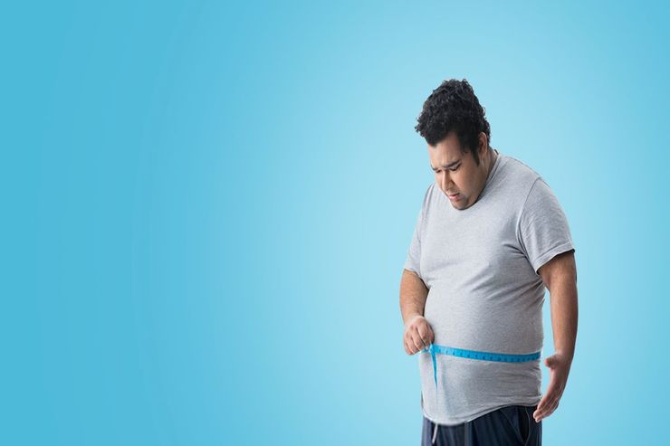 سال‌هاست که تمایل به انجام عمل‌های لاغری در بین مردم افزایش پیدا کرده است. دیگر سلیقه‌ها تغییر کرده و معیار‌های زیبایی از چاقی در دوران گذشته که یک امتیاز برای زنان به شمار می‌رفت، به سمت لاغری سوق پیدا کرده است. به همین دلیل این روز‌ها به هر گوشه‌ای از شهر که نگاه می‌کنید دختران و پسران، زنان و مردانی را از هر سن و قشری می‌بینید که تب لاغر شدن به جان‌شان افتاده تا از قافله زیبایی عقب نمانند.