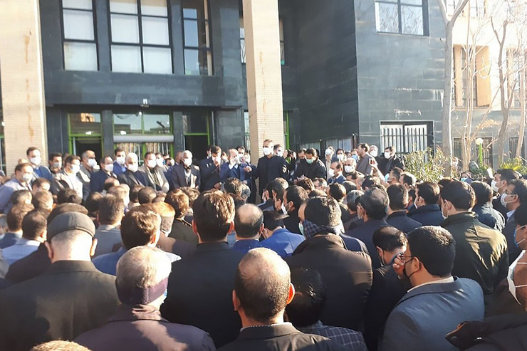 درنگی بر اعتراضات صنفی کارکنان قوه قضاییه به دنبال رد «طرح تعیین فوق العاده خاص کارکنان قوه قضاییه» در مجلس.