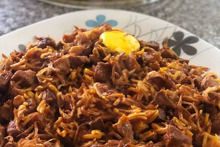 پیچاق قیمه یا قیمه ترکی یکی از غذا‌های معروف و رسمی اردبیل است. این غذا به خاطر داشتن خلال بادام بافت و ظاهر زیبایی دارد و برای مهمانی‌ها و نذری‌ها بسیار مناسب است. پیچاق قیمه همانند خورشت قیمه دستور پخت آسانی دارد و اگر با رعایت یکسری ترفند برای خوشمزه‌تر شدن آن پخته شود قطعا مزه اش از یاد نخواهد رفت.