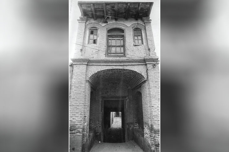 ۴۰ سال می‌گذرد، اما هنوز نام شهیدکاشانی برای دریادل جا نیفتاده، راد برای قبرمیر، میدان بیت‌المقدس برای فلکه آب و دکتر شریعتی برای میدان تقی‌آباد؛ معابر و محدوده‌هایی که نام جدیدی بر آن‌ها گذاشته شد، اما نامشان بین مردم چندان تغییر نکرد. حال قرار است این سرنوشت برای ته‌پل‌محله هم تکرار شود؛ محله‌ای که اگر قرار باشد آن را نشأت‌گرفته از نوغان بخوانیم، بیش‌از ۱۳۰۰ سال قدمت دارد.