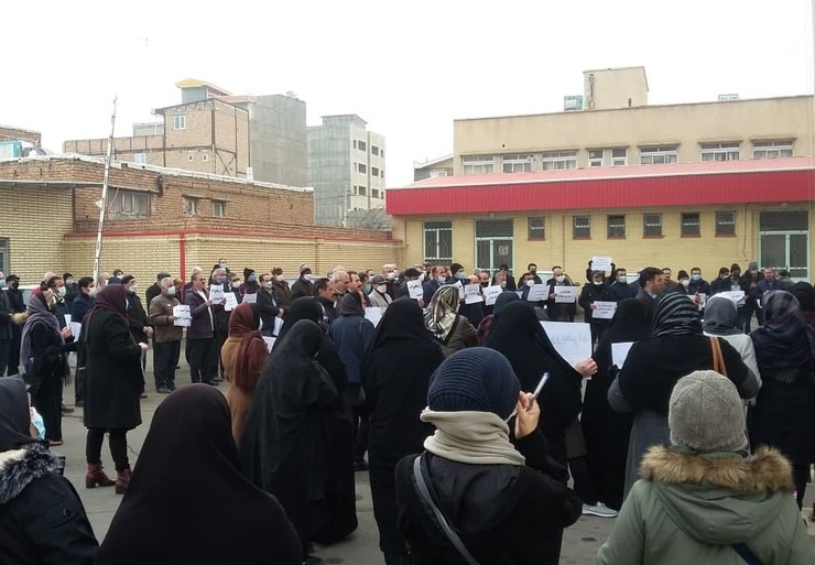 معلمان بار دیگر در اعتراض به اجرایی نشدن لایحه رتبه‌بندی و وضعیت معیشتی خود تجمع کردند.