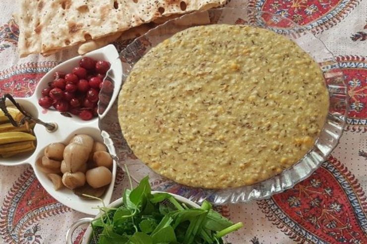 شله بریان یکی از غذا‌های بسیار خوشمزه و سنتی ایرانی است که اصالت این غذا برای شهر اصفهان می‌باشد و شاید نسبت به دیگر غذا‌های سنتی این شهر کمتر اسمش به گوش شما رسیده باشد.