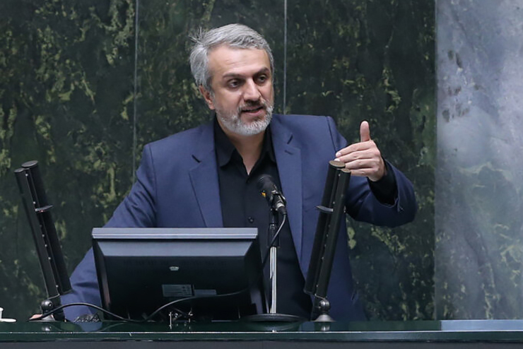 نایب رییس کمیسیون صنایع مجلس گفت: استیضاح وزیر صمت را حدود ۱۹ نفر امضا کردند، از کمیسیون صنایع هم دو یا سه نفر استیضاح را امضا کرده‌اند، استیضاح حداقل با ۱۰ امضا عملی می‌شود.