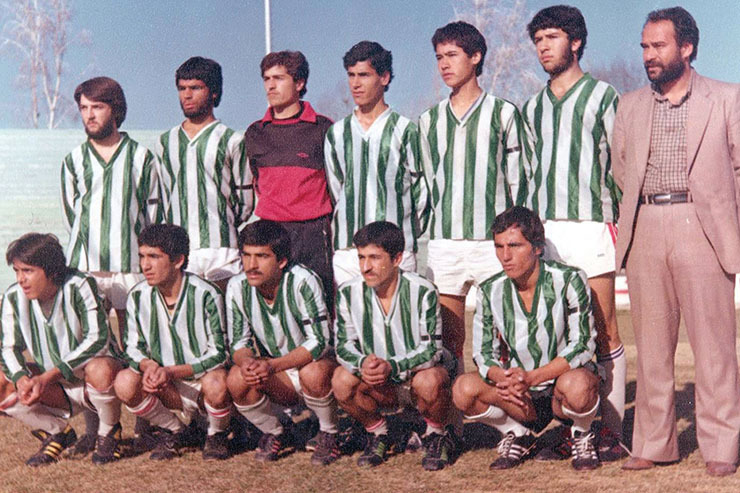 عکس مربوط به اوایل دهه ۶۰ است که سبزپوشان پیام تازه در حال مطرح‌شدن در فوتبال خراسان بودند. در این عکس که در ورزشگاه تختی گرفته شده، جواد مرادنژاد با لباس شخصی و چهره‌هایی، چون مرحوم محمد تشکری، احمد حامد، مرحوم جعفر سادات، برادران اصغری، باقر کبیری و رضا عطارزاده دیده می‌شوند.