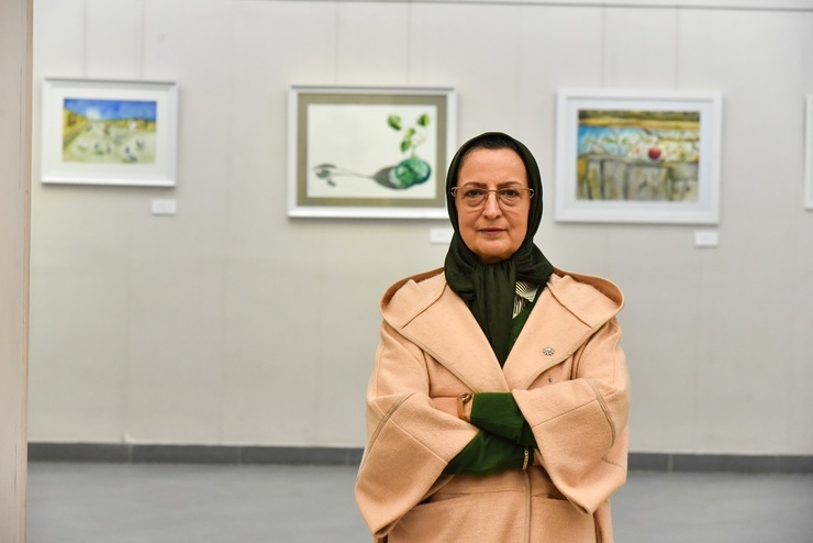 «شرح شوق» نتیجه ۳۶ سال تلاش زهرا پاشایی است که در این روز‌های زمستانی در نگارخانه فردوسی به نمایش درآمده است. صحبت از نقش آب و رنگ است که طبیعت را به تصویر کشیده است.