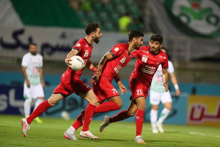پرسپولیس موفق شد با بردی قاطع در مقابل ذوب آهن به مرحله بعدی جام حذفی برسد.