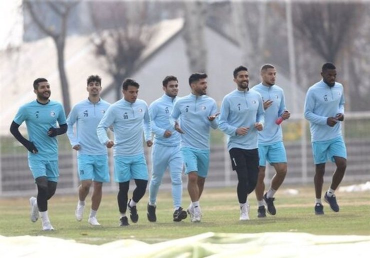 بر خلاف گمانه زنی ها و اخبار منتشر شده در روزهای اخیر هیچ بازیکنی هنوز از استقلال جدا نشده و این اتفاق به سادگی روی نخواهد داد.