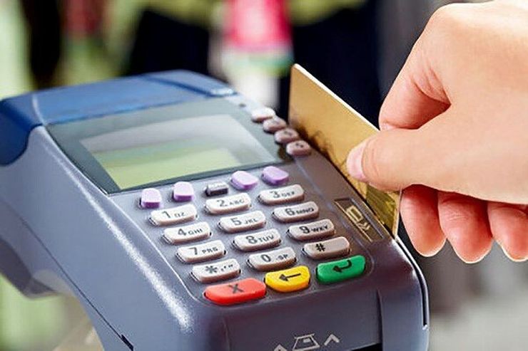 تاکنون برای تعیین تکلیف پرونده مالیاتی حدود دو میلیون و ۵۰۰ تا ۶۰۰ هزار دستگاه کارتخوان اقدام شده است. صاحبان دستگاه‌های کارتخوان‌ و درگاه‌های پرداخت الکترونیک حداکثر تا فردا، ۳۰ دی ماه ۱۴۰۰ مهلت دارند به درگاه ملی خدمات الکترونیک سازمان امور مالیاتی مراجعه کنند.