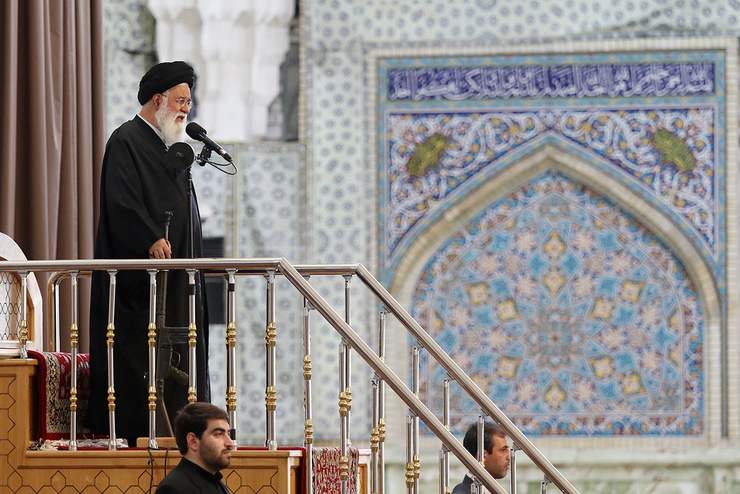 امام جمعه مشهد گفت:دشمن در تهاجم سیاسی، نظامی خود به جمهوری اسلامی ایران با شکست رو به رو شده و از شدت سرخوردگی و نیز برای تضعیف امید و ایمان مردم به دروغگویی پناه برده است.