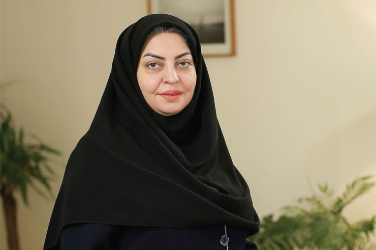 داور جشنواره‌های طراحی لباس و مجری المان‌های نوروزی از اصالت هنر ایرانی می‌گوید:خلاقیت در نتیجه تسلط به موضوع و احاطه داشتن به تمام جنبه‌های آن به دست می‌آید.