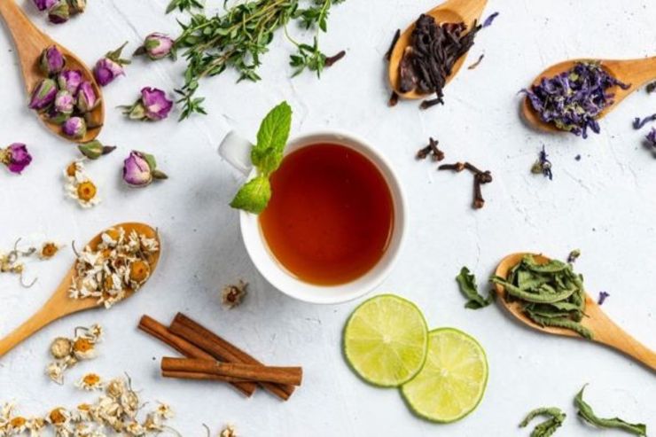 متخصص طب سنتی گفت: دمنوش بابونه، اسطوخودوس، برگ لیمو و دارچین برای دیابت بسیار مفید است. روزی دو لیوان حداقل دو ساعت قبل از خواب مصرف شود.