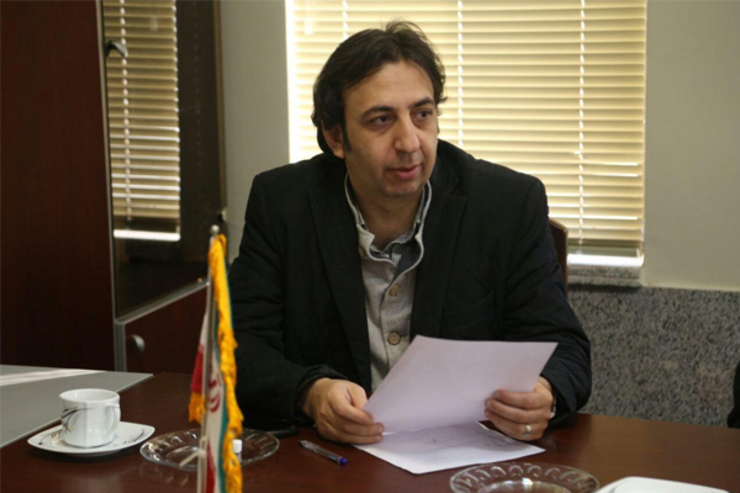 کتاب «ابزورد» اثر جدید سید جواد اشکذری با طراحی جلد احسان رضایی توسط انتشارات «آزاد سرو» منتشر شد.