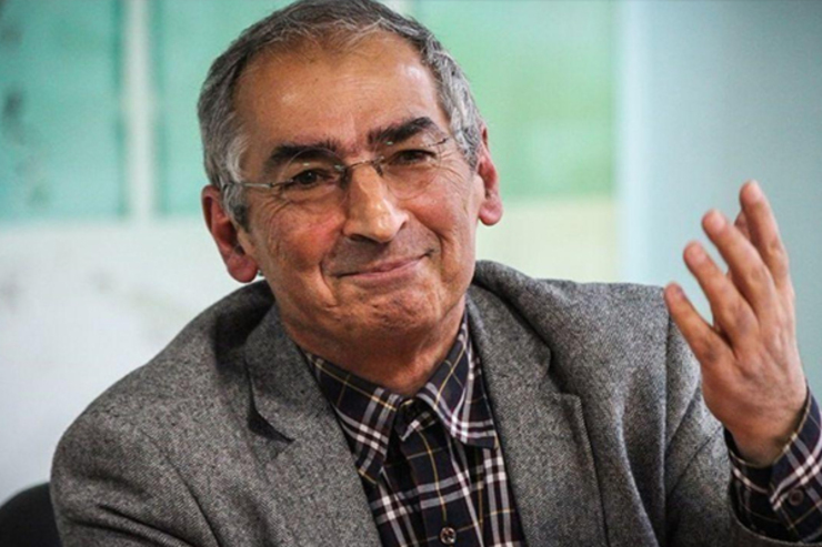 صادق زیباکلام مفرد استاد علوم سیاسی، نویسنده و از کارشناسان ایرانی با گرایش اصلاح‌طلبی است. او دکترای علوم سیاسی از دانشگاه برادفورد دارد.