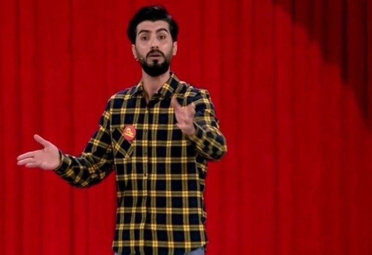 ویدئوی استندآپ کمدی مهدی داوودی در مرحله اول مسابقه خنداننده شو ۳ خندوانه را در ادامه مشاهده می‌کنید.