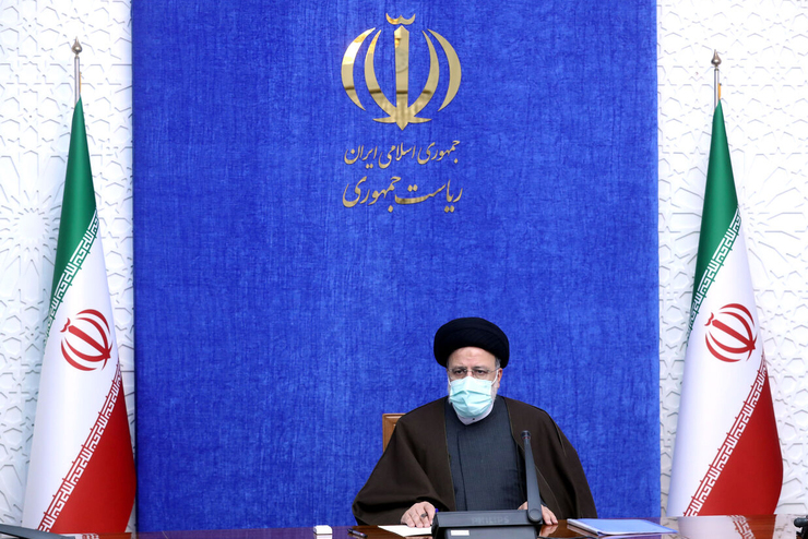 رییس‌جمهور گفت: تمام دستگاه‌ها به‌ویژه وزارت امور اقتصادی و دارایی، سازمان برنامه و بودجه و بانک مرکزی همچنان خود را به روند کاهش نقدینگی متعهد بدانند و به تلاش در این زمینه ادامه دهند.