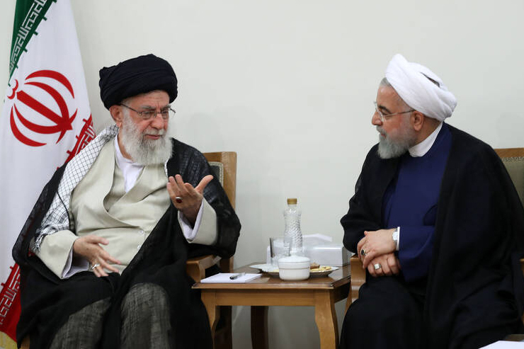 مهدی فضائلی، عضو دفتر حفظ و نشر آثار رهبر انقلاب، پیرامون دیدار اخیر حسن روحانی، رئیس‌جمهور سابق با رهبر انقلاب گفت: این دیدار به درخواست آقای روحانی و با پیگیری‌های مکرر او انجام شد.