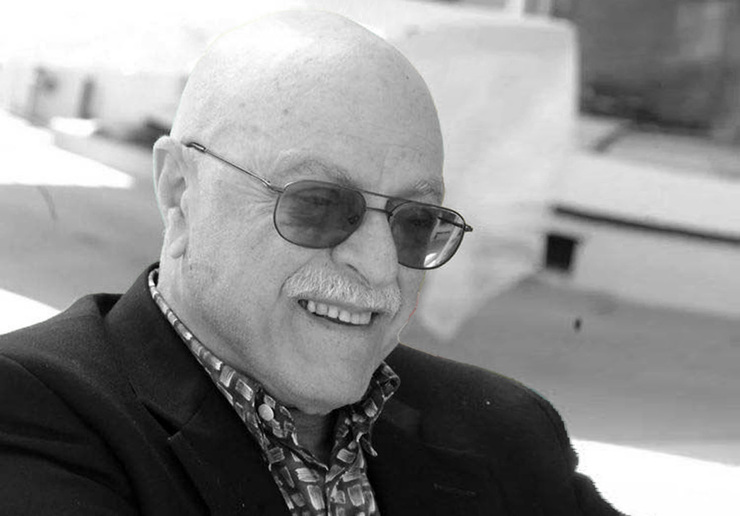 استاد دکتر صدرالدین الهی از بزرگان روزنامه نگاری نوین ایران نویسنده، مترجم و از پایه گذاران پاورقی نویسی در کشور پس از سال‌ها قلم زدن در مطبوعات و تلاش برای آموزش دانشجویان رشته روزنامه نگاری، روز گذشته در ۸۷ سالگی در غربت چشم از جهان فروبست و ابدی شد.