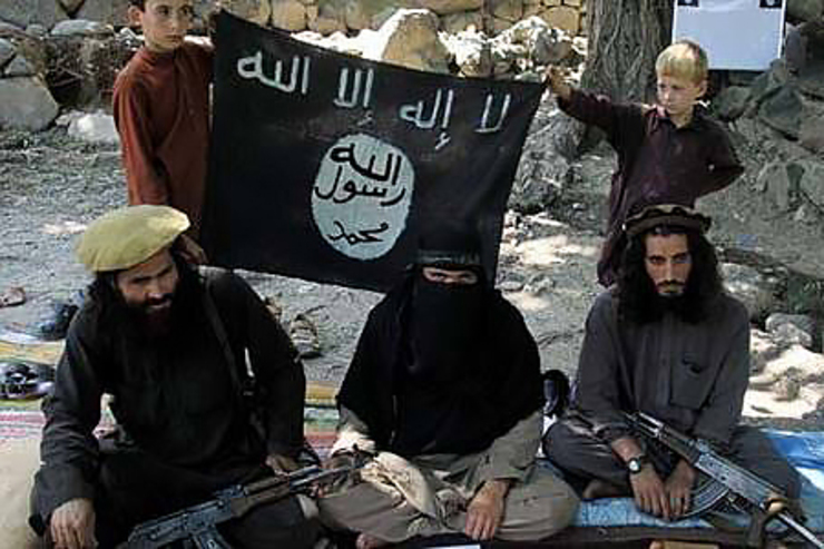 در ۲۰ سال گذشته طالبان تهدید شماره یک امنیتی علیه حاکمیت افغانستان محسوب می‌شد و داعش خراسان هر چند قدرت براندازی حاکمیت افغانستان را نداشت، اما حجم وسیعی از ایجاد تلفات به غیرنظامیان را به نام خود ثبت کرد.