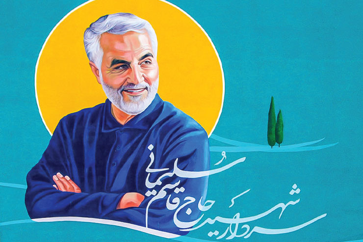 ولی شفیعی، هنرمند نقاش، بزرگ‌ترین نقاشی دیواری از شهید سلیمانی را در مشهد کشیده است.