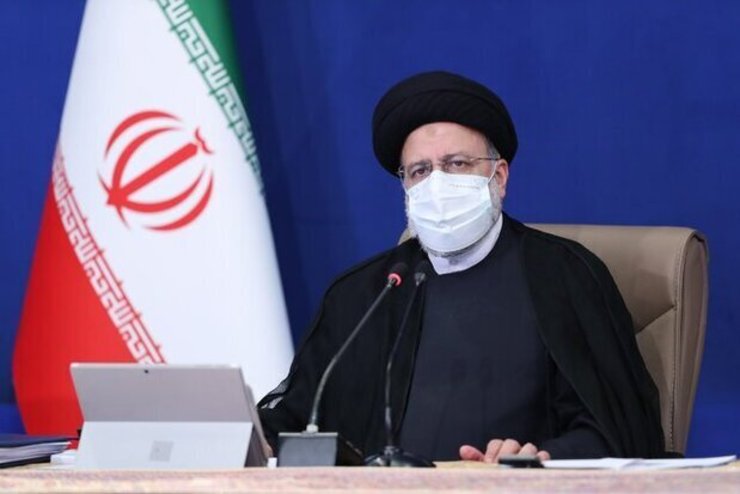 در جلسه شامگاه یکشنبه ستاد هماهنگی اقتصادی دولت که به ریاست آیت الله سید ابراهیم رئیسی برگزار شد، بررسی روند حمایت ها و راهکارهای اجرایی رفع موانع تولید که از آغاز دولت سیزدهم در دستور کار قرار گرفته است، ادامه یافت.