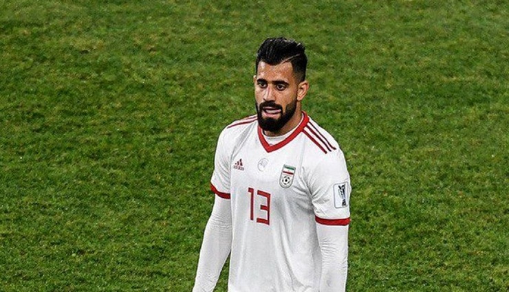 صبح امروز محمد حسین کنعانی زادگان برای ادای توضیحاتی به کمیته اخلاق فدراسیون فوتبال رفت. احتمال محرومیت چند ماهه این بازیکن از حضور درتیم ملی وجود دارد.