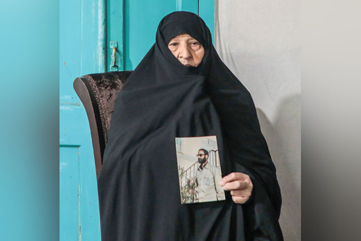 زهرا دائمی در سیزده‌سالگی عروس خانواده ناجی در خیابان نوغان شد. پدرشوهر و ۲ تن از برادرشوهرهایش مبارز انقلابی بودند: عباس، برادر شوهرم که همه او را به نام عباس گوشتی می‌شناختند، محافظ آیت‌ا... قمی بود. ساواک آن‌قدر بنده خدا را شکنجه کرد که عقیم شد، اما هیچ‌وقت از راه مبارزه کنار نکشید.