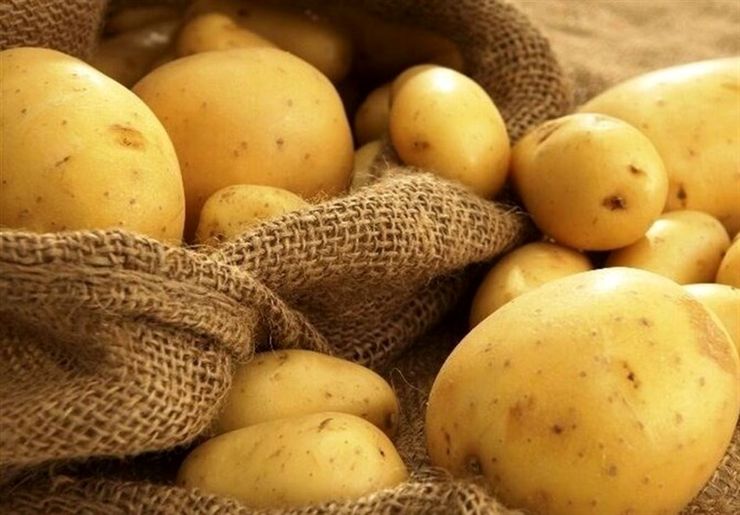 رئیس مرکز روابط عمومی وزارت جهادکشاورزی گفت:مصوبه ای دیگر نیز مجوز امکان ورود ۱۰۰ هزار تن سیب زمینی به کشور در صورت نیاز است که میتواند کمک کننده باشد. قیمت مصوبی که برای همه مردم باید عرضه شود، ۱۰۰۰۰ تومان است