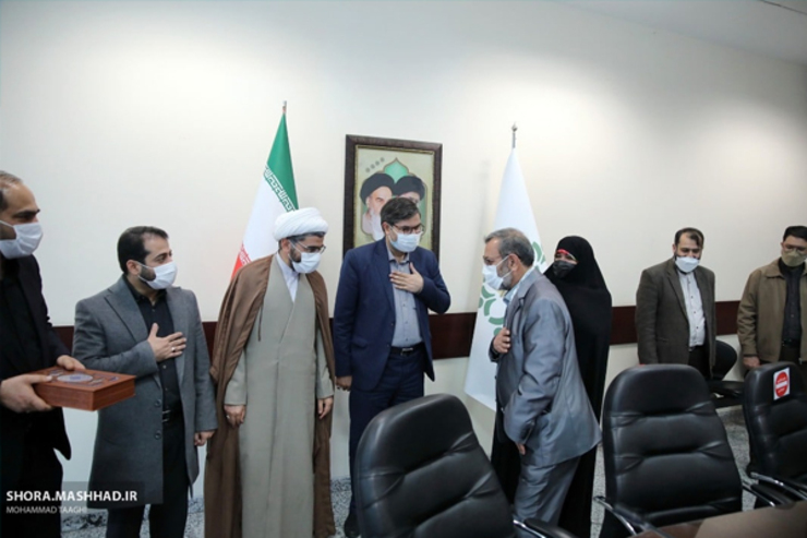 رئیس کمیسیون فرهنگی و اجتماعی شورای اسلامی شهر مشهد مقدس در حاشیه مراسم تجلیل از ماشاالله شاه‌مرادی‌زاده و محمد ملتجی گفت: ما به هنر که اکسیر نجات‌بخش جامعه است احتیاج داریم و برای رونق آن همراه هستیم و با افتخار از هنرمندان انقلابی حمایت می‌کنیم.