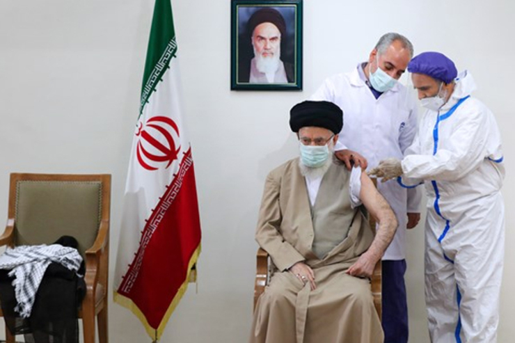 رئیس فرهنگستان علوم پزشکی ضمن دعوت از مردم برای دریافت دزهای واکسن کرونا، از دریافت دُز سوم واکسن کرونا توسط رهبر انقلاب خبر داد.