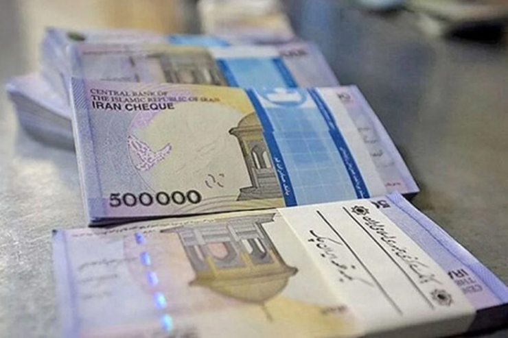 یک نماینده مجلس گفت: وام‌هایی که زیر ١٠٠میلیون تومان باشند، بدون ضامن پرداخت می‌شود.