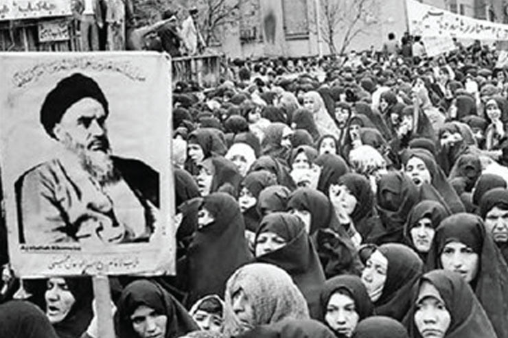 تاریخ از زبان زن‌ها شنیدنی‌تر است، زیرا زاویه دیدشان از بالای بلندی تنظیم شده است و همه‌چیز را از دور و افق بالا می‌بینند.