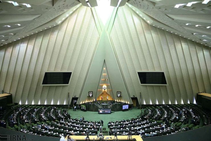 نماینده‌های شهر مشهد در مجلس شورای اسلامی از همان ابتدای کار علاوه بر نگاه کلی به بودجه و پیگیری مطالبات مردم ایران برای احیای ردیف‌های مفقودشده مربوط به شهر مشهد از آلبوم اقتصادی در تلاش هستند.