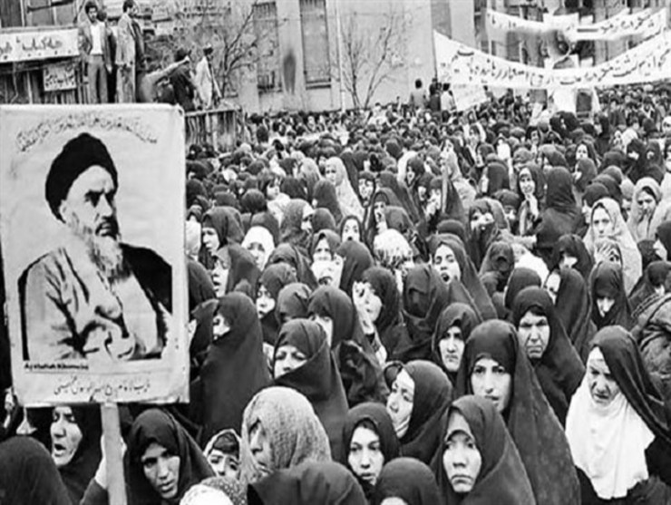خورشید نهم دی‌ماه ۵۷ در حالی غروب کرد که عده‌ای از مردم انقلابی مشهد به آسمان عروج کردند و طلوع انقلاب را ندیدند.