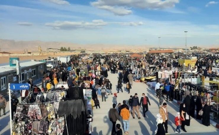 رییس اداره ساماندهی مشاغل غیررسمی سازمان ساماندهی مشاغل شهری و فرآورده‌های کشاورزی شهرداری مشهد گفت: ۲۰ درصد غرفه‌های فعال جمعه بازار شهید شوشتری مشهد به فعالیت بانوان مشاغل خرد و خانگی اختصاص یافته است.
