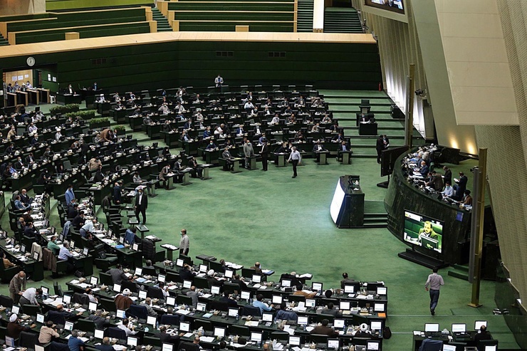 کمیسیون تلفیق بودجه ۱۴۰۱ امروز (شنبه ۲ بهمن‌ماه ۱۴۰۰) با اصلاح لایحه دولت بند مربوط به افزایش سن بازنشستگی را حذف کرد.