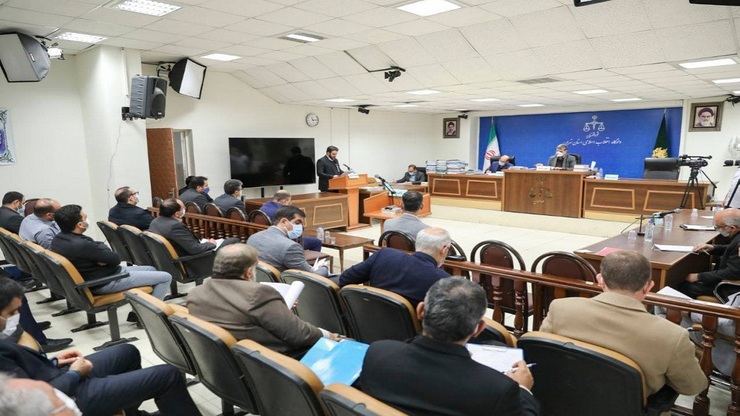 در نخستین جلسه دادگاه رسیدگی به پرونده شرکت کروز، استفاده حسین فریدون از حساب‌های مسعود احمدی زاده جهت دریافت رشوه و حق حساب از رسول دانیال‌زاده تأیید شد.