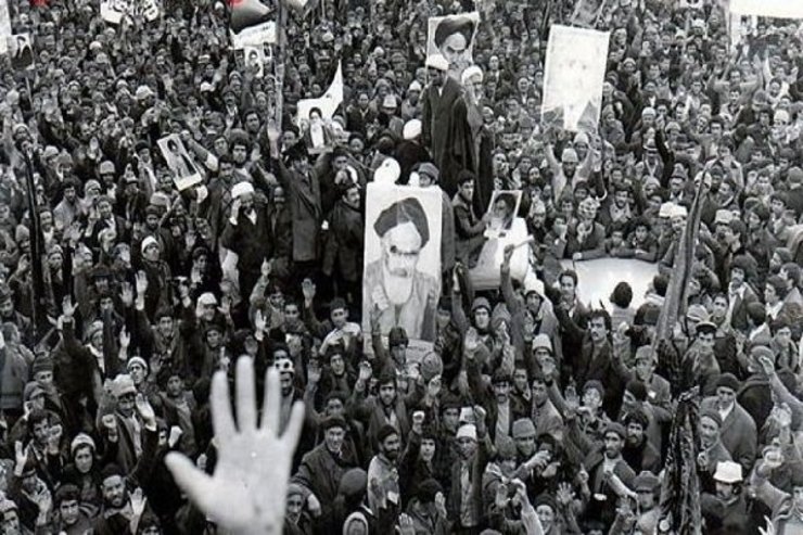 جوانان انقلابی دیروز محله کوی سلمان پس از ۴۳ سال از مبارزه علیه رژیم شاهنشاهی می‌گویند.