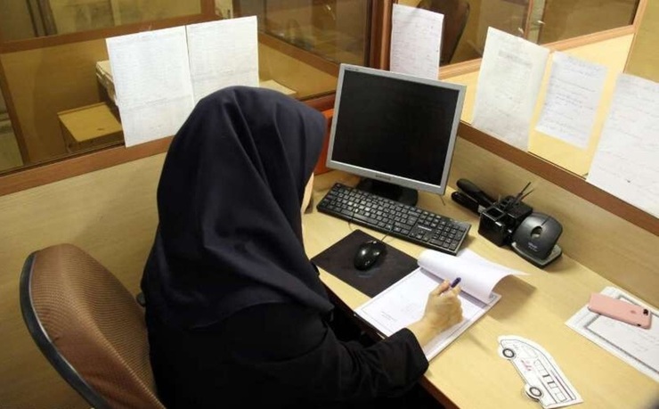 کانون بانک‌ها و موسسات اعتباری خصوصی با توجه به ضرورت رعایت پروتکل‌های بهداشتی در مقابله با اپیدمی کرونا و اومیکرون، شرایط دورکاری در بانک‌های خصوصی را اعلام کرد.