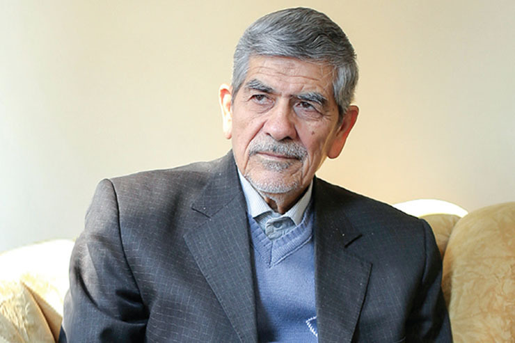 ستوان یکم محمد محتشمی پور یکی از نیرو‌های ارتشی است که در سال‌های منتهی به انقلاب اسلامی کنار مردم بود و از نفوذش در این سازمان نظامی برای پیشبرد اهداف مردمی انقلاب اسلامی استفاده کرد. او اکنون در آستانه ۷۴ سالگی هنوز به خوبی خاطرات آن روز‌های انقلاب اسلامی را که بخشی از آن را در کتاب «عکاس لشکر خراسان» چاپ کرده است.