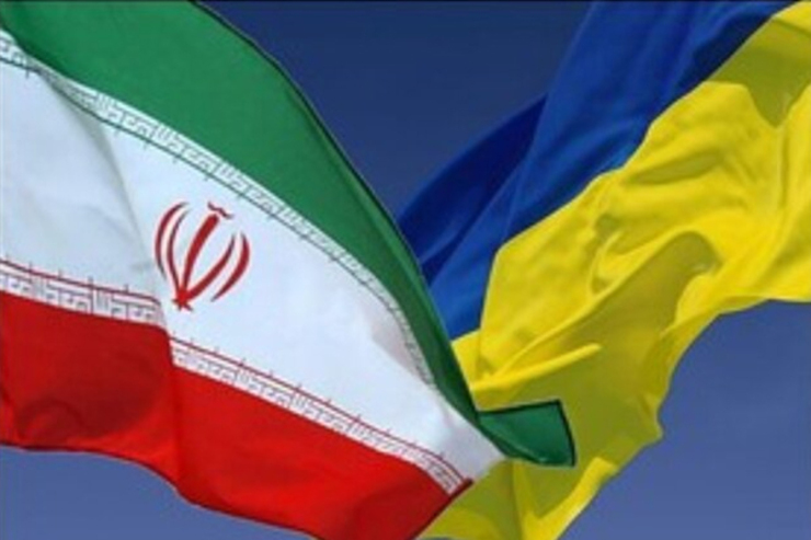 سفارت جمهوری اسلامی ایران در اوکراین از اتباع کشورمان در خواست کرد ضمن ایجاد آمادگی برای شرایط اضطراریِ احتمالی، ارتباط خود را با سفارت بمنظور آگاهی از توصیه‌های ضروری حفظ نمایند.
