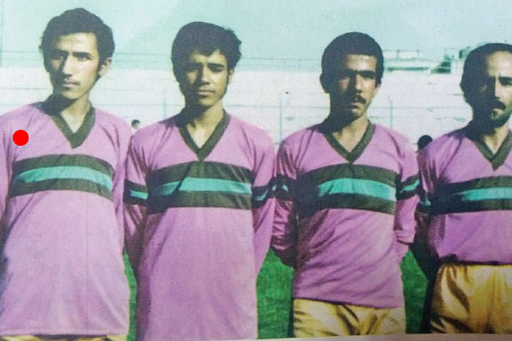 شهید مهدی منصوب زاده از کودکی و نوجوانی از کارکردن ننگ نداشت، هرکاری از برف‌روبی گرفته تا بنایی و فروش لباس در بازار انجام می‌داد.
