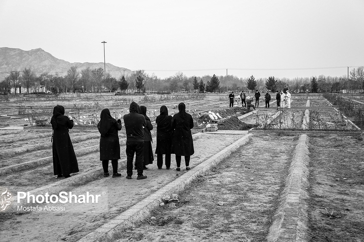 رئیس کمیته رسانه و اطلاع‌رسانی کووید ۱۹ دانشگاه علوم پزشکی مشهد با اشاره به افزایش بستری بیماران مبتلا به کرونا در هفته گذشته، اظهار کرد: متاسفانه آمار فوتی‌های ناشی از این بیماری دورقمی شده است.