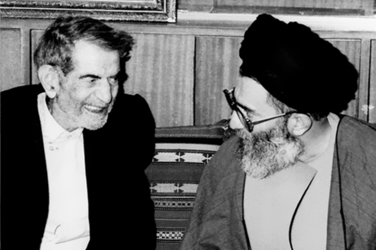 در این ویدیو صحبت های رهبر انقلاب را در سال ۸۵ راجع به اولین باری که شعر «علی ای همای رحمت» را شنیدند می‌بینیم.