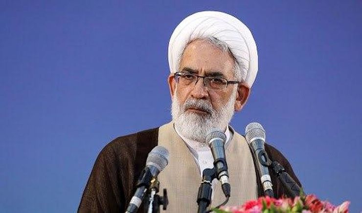 دادستان کل کشور گفت: حدود ۹۸ درصد سرمایه بانک‌ها سرمایه و سپرده مردم است و ماهم باید مدافع این حق مردم و بانک‌ها هم باشیم، و اجازه نمی‌دهیم بانک‌ها برخلاف دستورالعمل‌ها و بخشنامه‌های بانک مرکزی اقدام کنند.