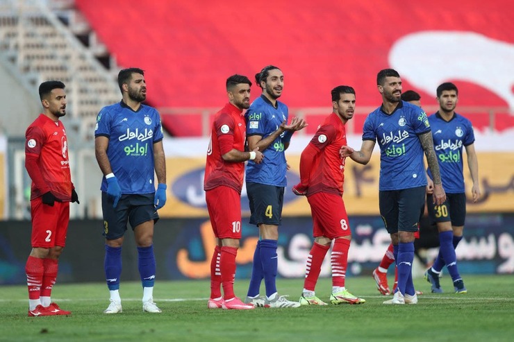 تیم فوتبال استقلال تهران موفق شد با یک گل تراکتور را از پیش رو بردارد.
