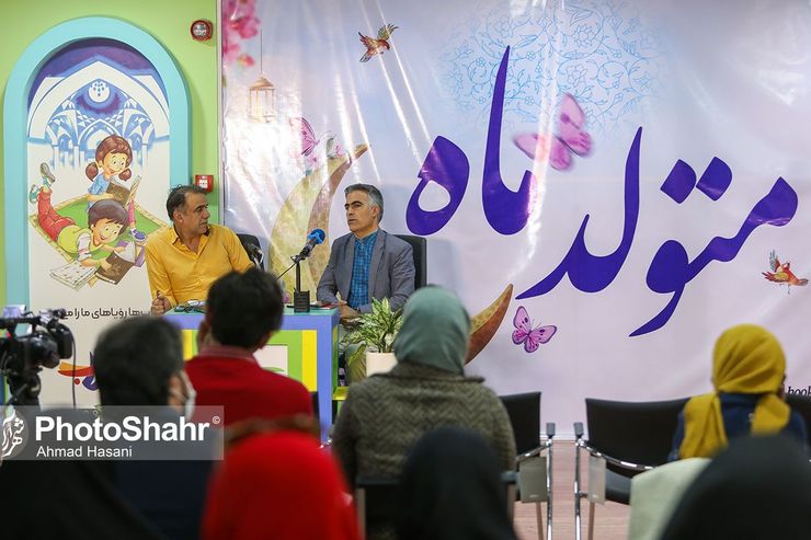 نشست ادبی «عصری با شعر»، به مناسبت بزرگداشت عباسعلی سپاهی یونسی، شاعر کودک و نوجوان، شامگاه چهارشنبه ۲۷ بهمن با حضور جمعی از فعالان فرهنگی مشهد، در مجموعه «بوکتاب» برگزار شد.