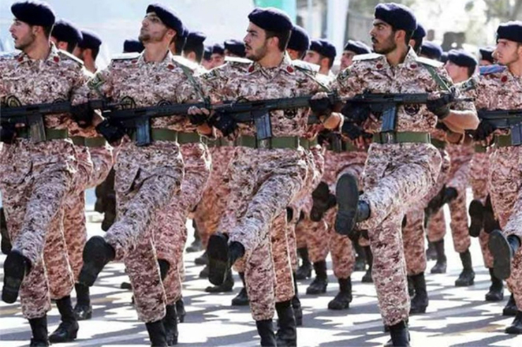 عضو کمیسیون تلفیق بودجه مجلس شورای اسلامی گفت: با مصوبه کمیسیون تلفیق بودجه حقوق سربازان افزایش پیدا کرد.