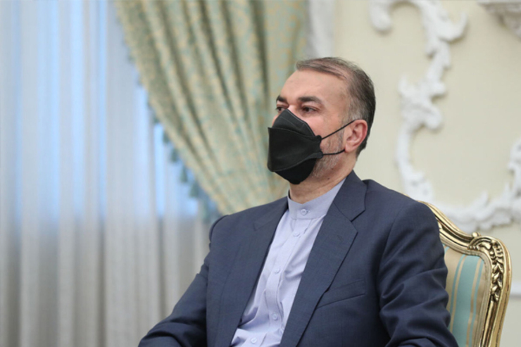 وزیر امور خارجه با تاکید بر اینکه تا به امروز هیچ گفت‌وگوی مستقیمی میان تیم‌های مذاکراتی جمهوری اسلامی ایران و آمریکا انجام نشده است، خاطرنشان‌کرد: نظرات فنی دو طرف از طریق یادداشت‌های مکتوب غیررسمی و با واسطه‌گری هماهنگ کننده اتحادیه اروپا انجام می‌شود.