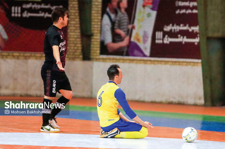 شهرآورد مشهدی‌ها در لیگ برتر فوتسال پخش تلویزیونی نداشت، وگرنه به احتمال زیاد بسیاری را از صرافت نگاه کردن این بازی می‌انداخت.