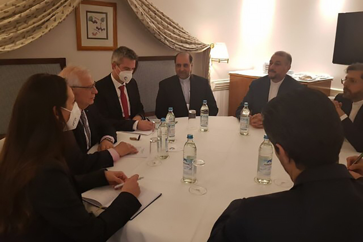 حسین امیرعبداللهیان در حاشیه کنفرانس امنیتی مونیخ با رئیس سیاست خارجی اتحادیه اروپا دیدار کرد.